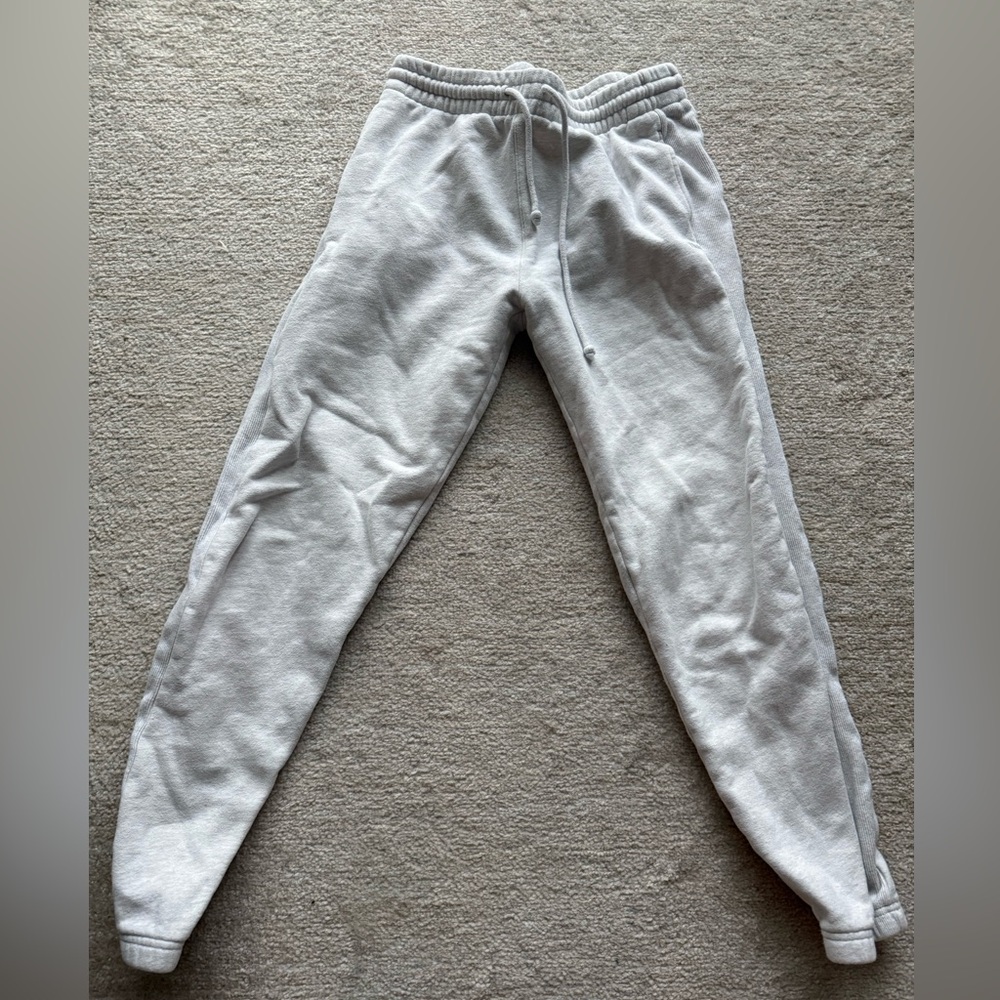 Aritzia TNA Cozy Fleece Jogger Sweatpants
